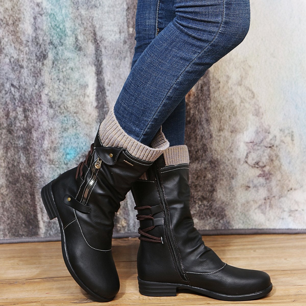 Women’s fashion boots with side zipper and flat heel