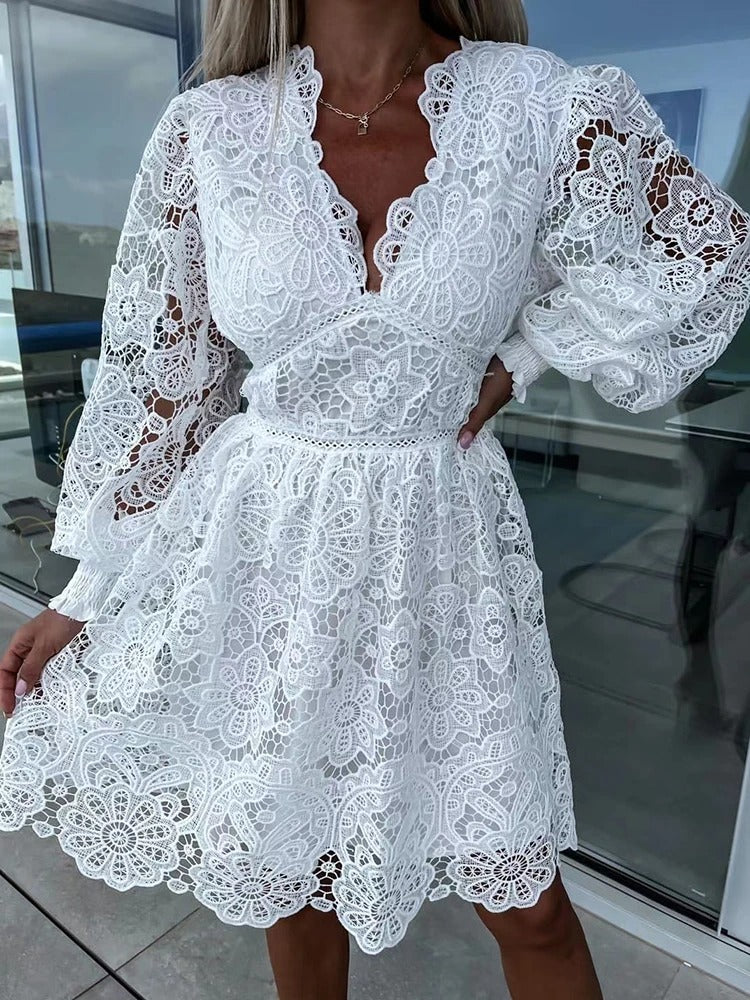 Elegant Lace Cocktail Dress with Floral Detailing