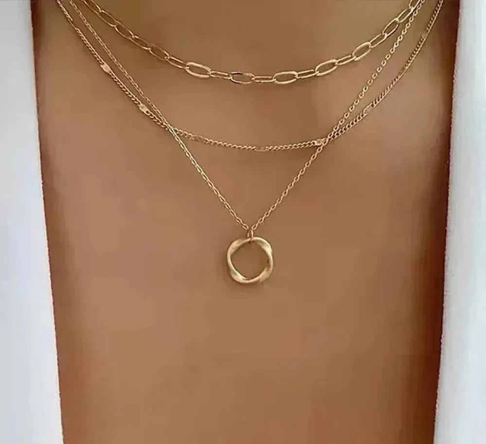 VINTAGE GOLD LAYERED CHAIN & PENDANT NECKLACE
