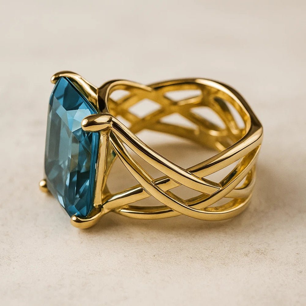 VINTAGE GOLD BLUE ZIRCONIA RING
